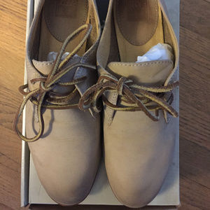 FRYE JILLIAN OXFORD SOFT NUBUCK TAUPE SIZE 9.5M